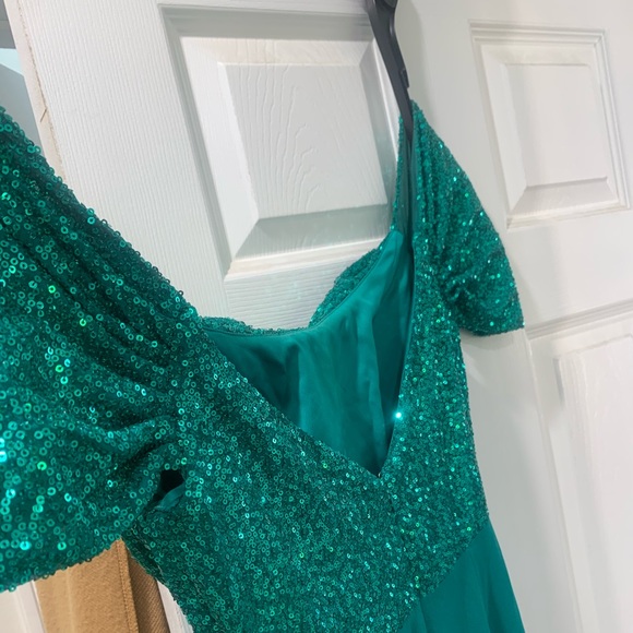 Green dress - Picture 5 of 8